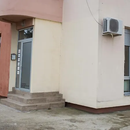 Top Apartment *